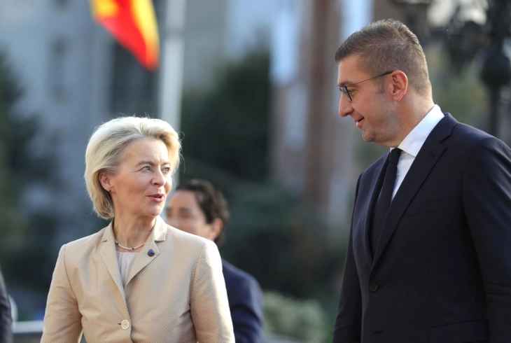 Премиерот Мицкоски ја пречека претседателката на ЕК Урсула фон дер Лајен - Либертас