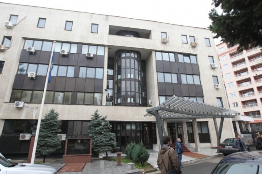 МВР: Пронајдено и санкционирано е лицето кое со службено возило на бул.„Партизански одреди" во Скопје помина на две полни линии и користеше флешери - Либертас