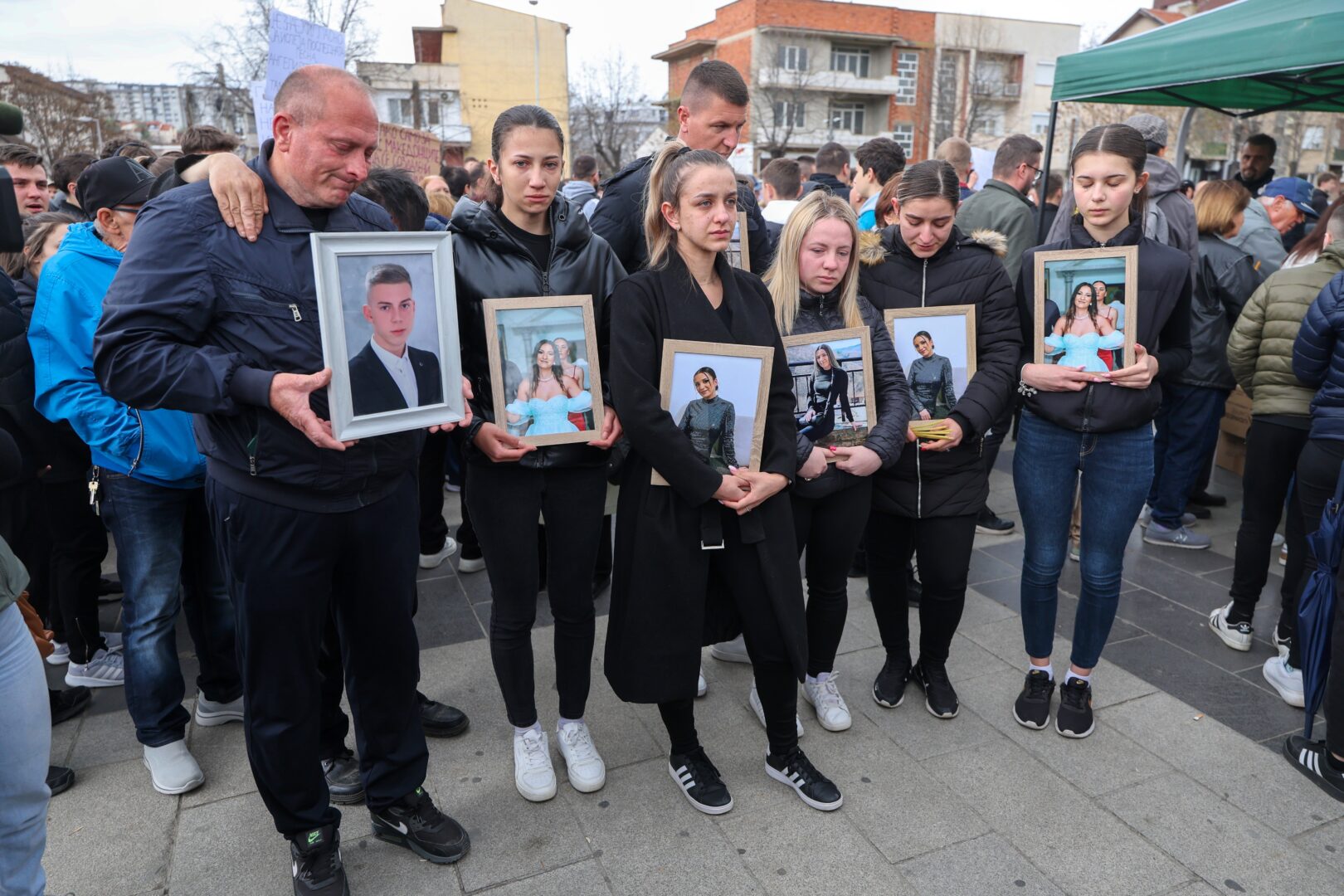 Од утре секој ден по 15 часот ќе има блокади за загинатите во дискотеката „Пулс“