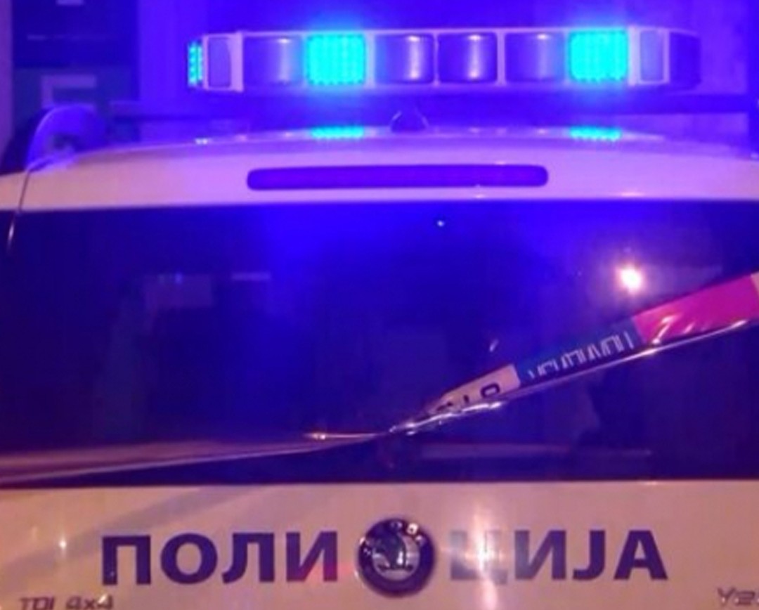 Кумановци физички нападнати додека делеле изборен материјал