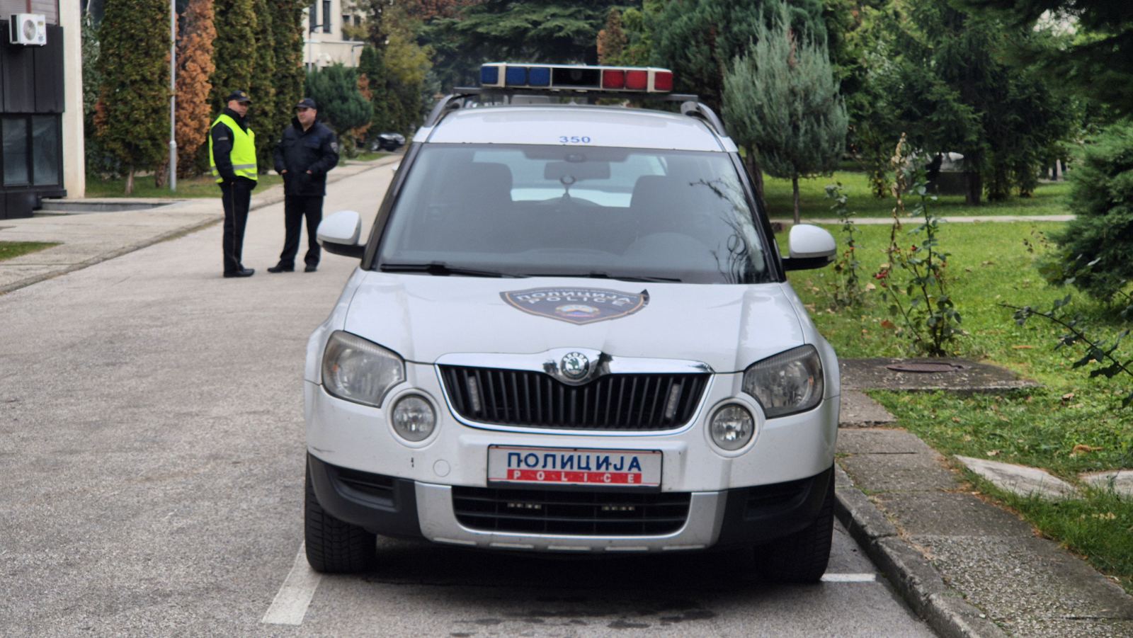Инцидент во Куманово: Нападнати активисти кои делеле изборен материјал - Press24