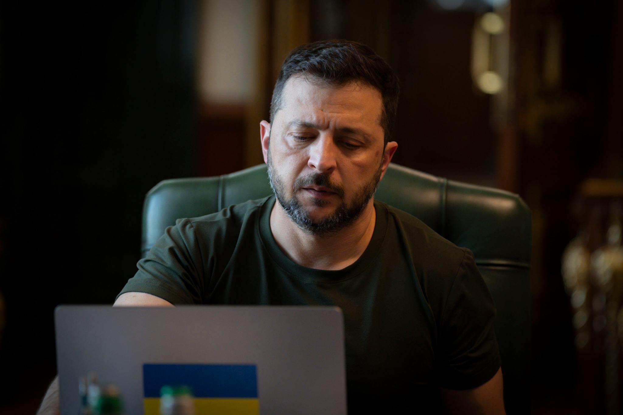 Зеленски: Русија ја нападна Украина со над 300 дронови и 37 ракети - Press24