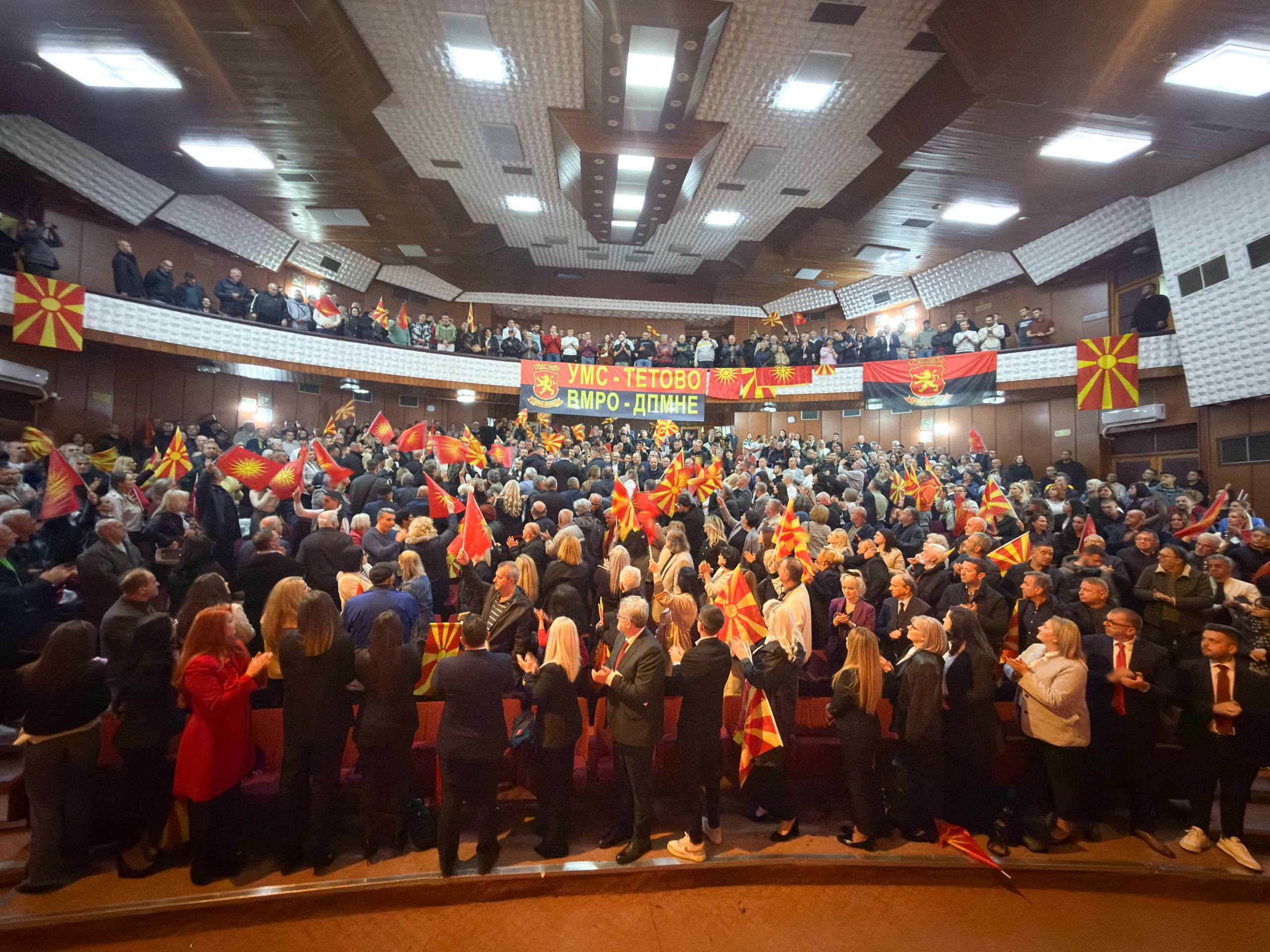 Мицкоски до Ахмети: Политиките на ДУИ ја испразнија Македонија и го намалија бројот на ученици Албанци - Press24