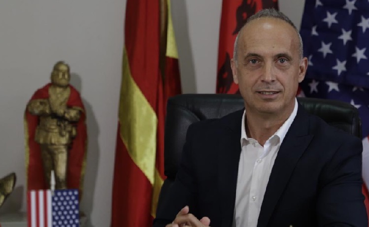 Фудбалерот на Шкендија му се закани на градоначалникот Дехари: Ми го навредуваш семејството - нема да седиме со скрстени раце - Press24