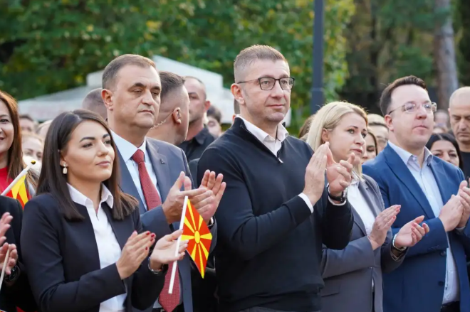 Мицкоски: Трилингот СДС-ДУИ-Левица се обидува да ја врати Македонија назад, ВМРО-ДПМНЕ се што ветува реализира | Сител Телевизија