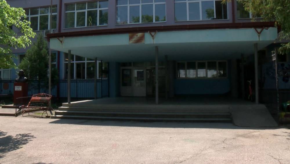 Родители на ученици: Во „Вера Циривири Трена“ нема греење - Општина Карпош: Често паѓаат осигурачите, котелот се исклучува, се работи на дефектот - telma.com.mk