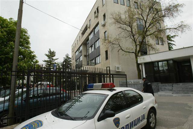 МВР: Само едно гласачко место не било отворено навреме - telma.com.mk